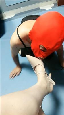 【东营天香百合】脚插嘴/狗笼囚禁/揪耳朵【完整版】 JS240727-1 艾彩调教库 第6张