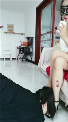 【凌儿女神】酸奶洗玉足/高跟鞋踩脖/脚耳光 bf43100 艾彩调教库 第3张