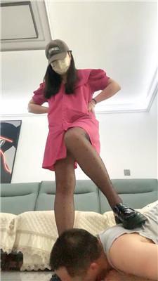 【婷婷】沉浸式-脏鞋底黑丝蹂躏/耳光 bf43140 艾彩调教库 第12张