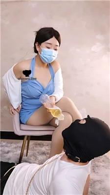 【桃桃樱】强制圣水磕头10000次/内裤套头【双视角】 JS240709-21 艾彩调教库 第15张
