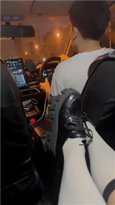 【不知名】漂亮车模S-车内玩虐素人司机 JS240727-20 艾彩调教库 第2张