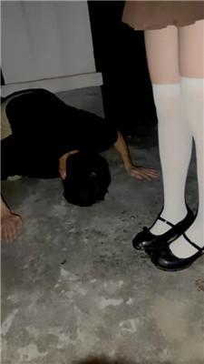 【小妍】户外-皮鞋白丝虐-骑马转胯耳光 bf43025 艾彩调教库 第15张