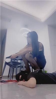 【雨洁】重度踩踏/耳光口水狠虐 bf43217 艾彩调教库 第13张