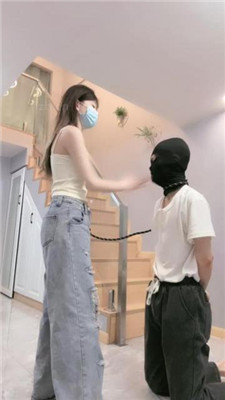 【樱子大人】伺候主人起床-空军一号白棉袜辱/骑马转胯/踩踏提档 艾彩调教库 第10张