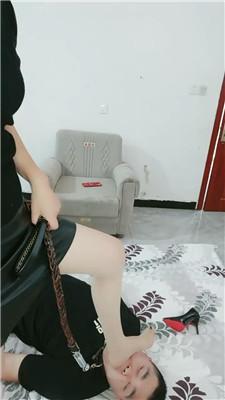 【梦绾】高跟肉丝脚踩/骑马/嘴洗丝袜 bf43252 艾彩调教库 第20张
