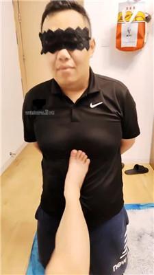 【上海汤圆】裸足碾压踩/嘴叼白袜 JS240728-3 艾彩调教库 第6张