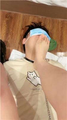 【美羊羊】地毯奴啃吃原味黑丝袜脚/内裤套头/赏赐圣水 JS240727-18 艾彩调教库 第6张