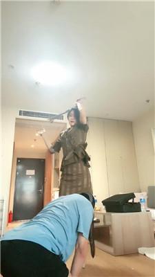 【爵恋霸主】手铐捆绑/内裤套头/抽耳光/骑马转胯/鞭打/滴蜡 bf42961 艾彩调教库 第3张