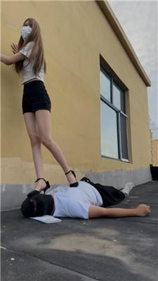 【精神小妹】天台173学生S高跟下的肉垫 bf43166 艾彩调教库 第5张