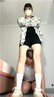 【婷婷婷】沉浸式-脏鞋白袜蹂躏胯下奴 bf43158 艾彩调教库 第4张