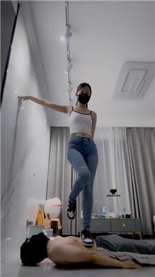【漫漫大人】健身女神-AJ棉袜全体重踩踏/狂吸白棉袜 bf42844 艾彩调教库 第6张