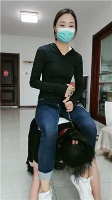 【凌儿女神】母畜-跪舔小白鞋白袜/碾压踩/骑马转胯/耳光 bf42767 艾彩调教库 第5张