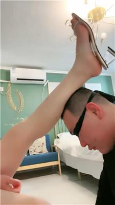 【语阳】重度耳光狂抽/沉浸式裸足舔 JS240716-2 艾彩调教库 第11张