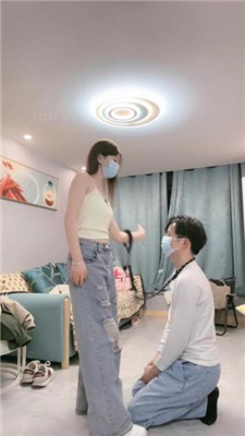 【樱子大人】转胯骑马/抽耳光/全体重踩踏/舔脏鞋底/提档 艾彩调教库 第3张