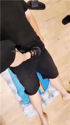 【汤圆】皮鞋玉足踩踏闻舔 JS240718-7 艾彩调教库 第12张