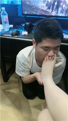 【诗琪】网吧桌底舔电竞女神的jio【双视角完整版】 JS240710-12 艾彩调教库 第2张