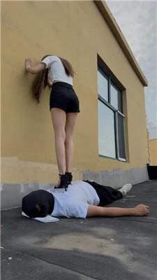 【精神小妹】天台173学生S高跟下的肉垫 bf43166 艾彩调教库 第7张