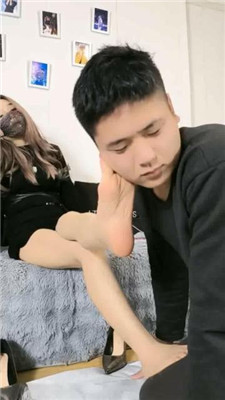 【洛欢】臭脚碾压狗头/裸足恋足狂舔-HD绳艺资源网