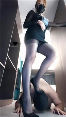 【甜心教主】香水控制/高跟黑丝虐/舔脏鞋/坐脸/圣水 bf42819 艾彩调教库 第6张