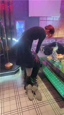 【冰诺】KTV-开发男客户做我的狗【下】 艾彩调教库 第6张