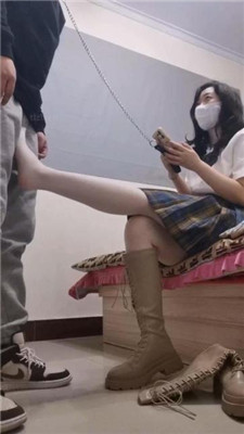 【微莱】长靴白袜JK主-深喉/揪耳朵/耳光/轻微辱妻 艾彩调教库 第4张