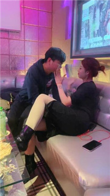 【冰诺】KTV-开发男客户做我的狗【下】 艾彩调教库 第19张