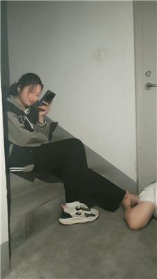【雯雯】职高女生S-楼道调狗 JS240716-4 艾彩调教库 第2张