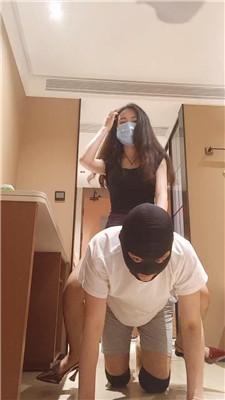 【御妍】高跟咖丝裸足tj-臭脚捂脸踩踏/骑马转胯【双视角版】 bf43212 艾彩调教库 第12张