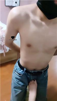 【东营风s】卑微喂食脚下奴才 JS240728-13 艾彩调教库 第2张