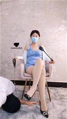 【桃桃樱】强制圣水磕头10000次/内裤套头【双视角】 JS240709-21 艾彩调教库 第3张