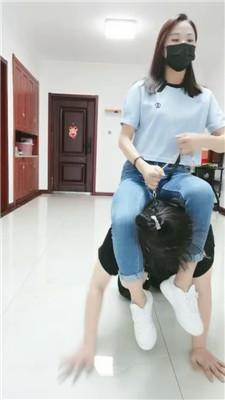 【凌儿】狗链遛狗/碾压踩狗爪/舔脏鞋/sp bf42841 艾彩调教库 第12张
