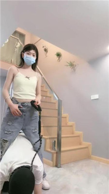 【樱子大人】伺候主人起床-空军一号白棉袜辱/骑马转胯/踩踏提档 艾彩调教库 第9张