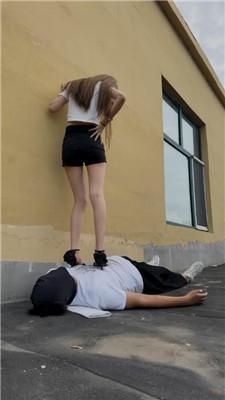 【精神小妹】天台173学生S高跟下的肉垫 bf43166 艾彩调教库 第15张