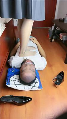 【语小心夫妻】下班后老板下跪伺候 JS240726-17 艾彩调教库 第11张