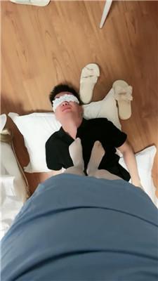 【桃樱樱】脏拖鞋白丝全体重踩踏 JS240726-12 艾彩调教库 第10张