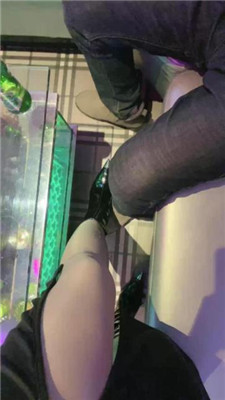 【冰诺】KTV-开发男客户做我的狗【上】 艾彩调教库 第4张