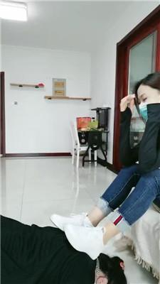 【凌儿女神】母畜-跪舔小白鞋白袜/碾压踩/骑马转胯/耳光 bf42767 艾彩调教库 第13张