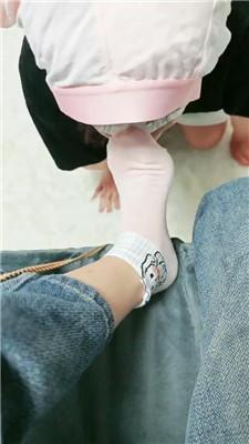 【女神mio】小白鞋粉棉袜-夹住狗鼻玩窒息/强制圣水 JS240720-12 艾彩调教库 第2张