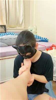 【小羊】母狗裸足狂舔 JS240718-4 艾彩调教库 第2张