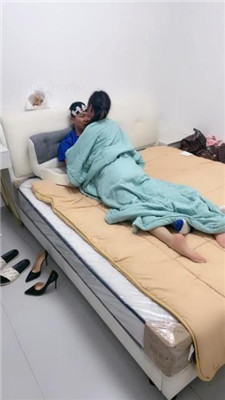 【cc.s】衣柜老公偷窥老婆和别人亲热 JS240709-35 艾彩调教库 第6张