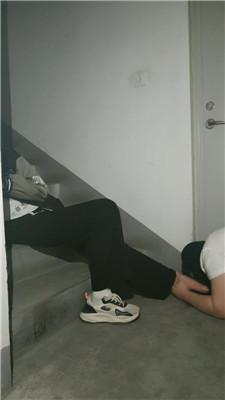【雯雯】职高女生S-楼道调狗 JS240716-4 艾彩调教库 第3张