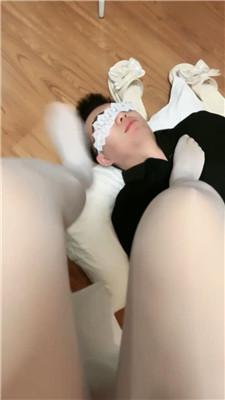 【桃樱樱】脏拖鞋白丝全体重踩踏 JS240726-12 艾彩调教库 第13张