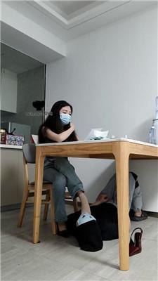 【御妍】素人S-原味短丝桌底伺候【四视角版】 JS240710-9 艾彩调教库 第6张