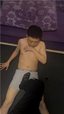 【尤野】重度掐乳发骚/高跟黑丝踩/镜前羞辱 JS240715-1 艾彩调教库 第12张