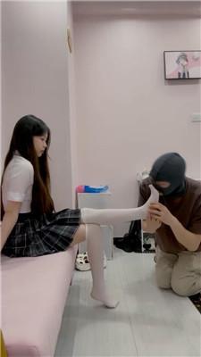 【奈奈】JK白丝虐-抽耳光/踩踏/骑马鞭打 bf42772 艾彩调教库 第3张
