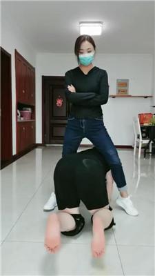 【凌儿女神】母畜-跪舔小白鞋白袜/碾压踩/骑马转胯/耳光 bf42767 艾彩调教库 第10张