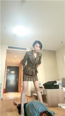 【爵恋霸主】手铐捆绑/内裤套头/抽耳光/骑马转胯/鞭打/滴蜡 bf42961 艾彩调教库 第9张