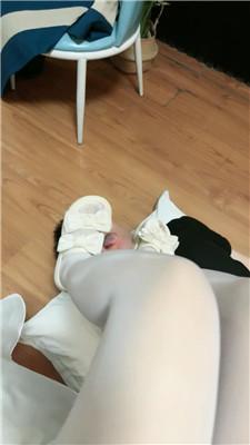 【桃樱樱】脏拖鞋白丝全体重踩踏 JS240726-12 艾彩调教库 第3张
