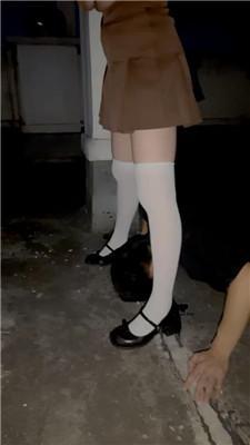 【小妍】户外-皮鞋白丝虐-骑马转胯耳光 bf43025 艾彩调教库 第3张