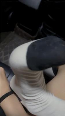 【不知名】漂亮车模S-车内玩虐素人司机 JS240727-20 艾彩调教库 第4张
